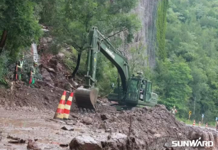  Máy xúc điều khiển từ xa Sunward triển khai giải cứu lũ lụt - Giải pháp cứu trợ an toàn 